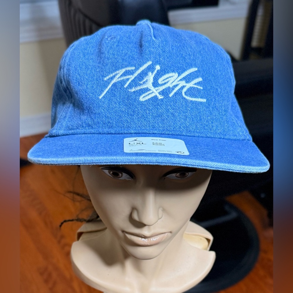 GORGEOUS JORDAN FLIGHT DENIM Cap!!! Brand New